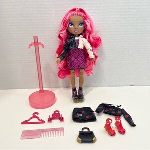 RAINBOW HIGH DOLL Daria Roselyn series 3